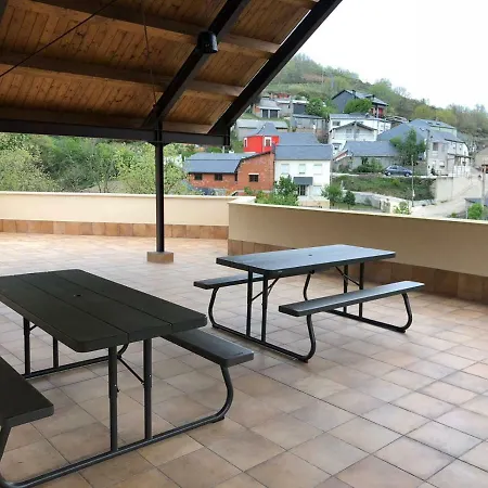 La Antigua Escuela Del Bierzo *