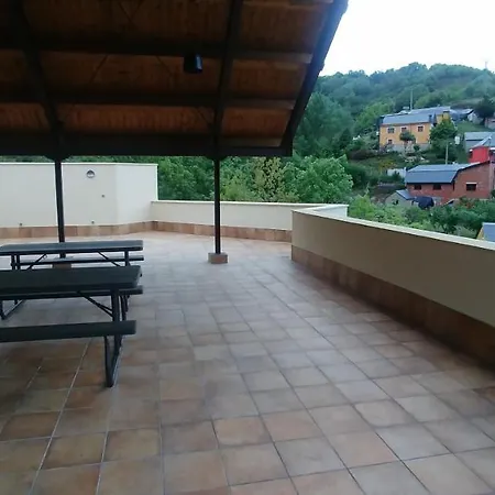 Ξενοδοχείο La Antigua Escuela Del Bierzo *