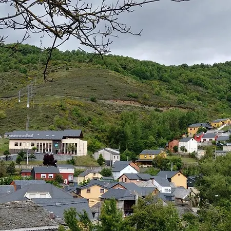 La Antigua Escuela Del Bierzo *